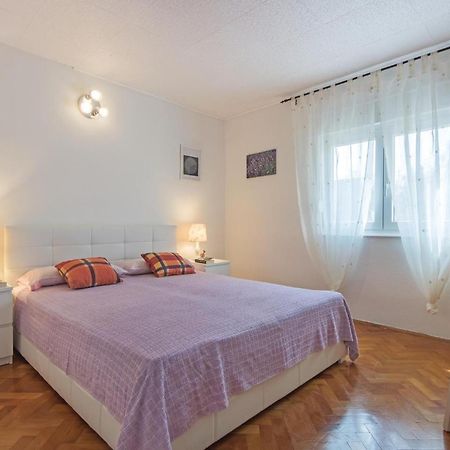 Awesome Apartment In Fazana With Wifi Екстер'єр фото